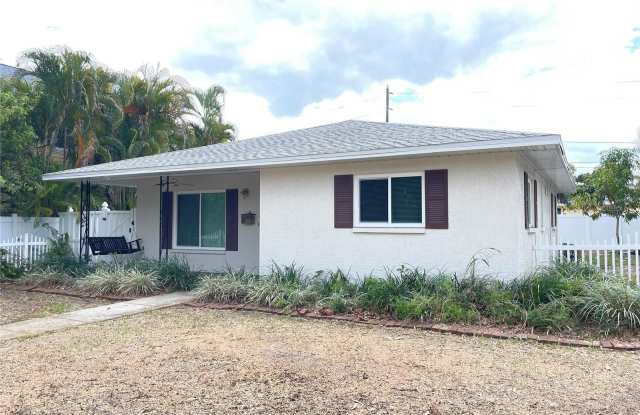 126 18TH AVENUE NE photos photos