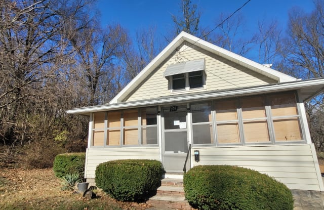 707 Roselle Ave - 707 Roselle Avenue, Akron, OH 44307 707 Roselle Ave - 707 Roselle Avenue, Akron, OH 44307