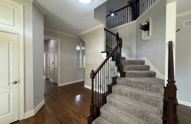 Beautiful and Spacious 4 Bed/4.5 Bath Overland Park Home with Finished Basement, 3-Car Garage, Hot Tub & Fenced Yard!! Gallery 3