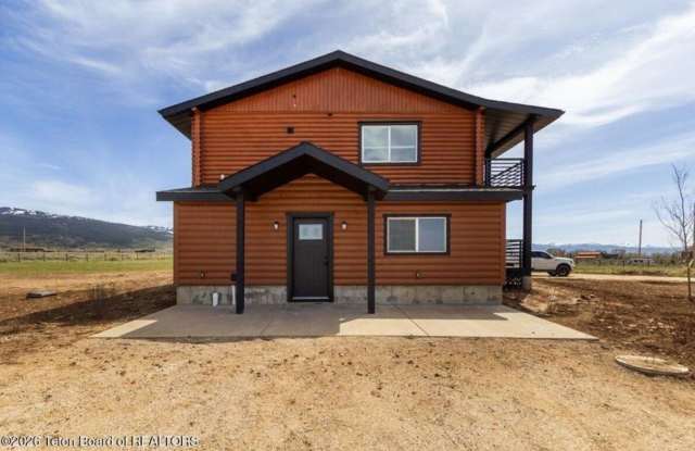 Charming 2BR Duplex in Driggs Gallery 3