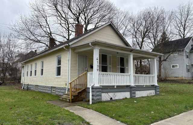 Three bedroom one bathroom single story home for rent photos photos Three bedroom one bathroom single story home for rent photos photos