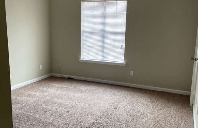 5208 Oaktree Court Gallery 2