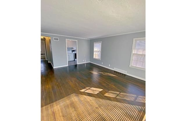 5136 NW Radial Hwy 2 - 5136 Northwest Radial Highway, Omaha, NE 68104