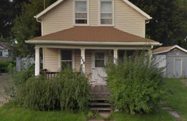 811 Harvey St - 811 Harvey Street, Green Bay, WI 54302