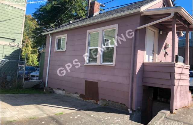 Cozy Studio Cottage in the University District - 5236 11th Avenue Northeast, Seattle, WA 98105