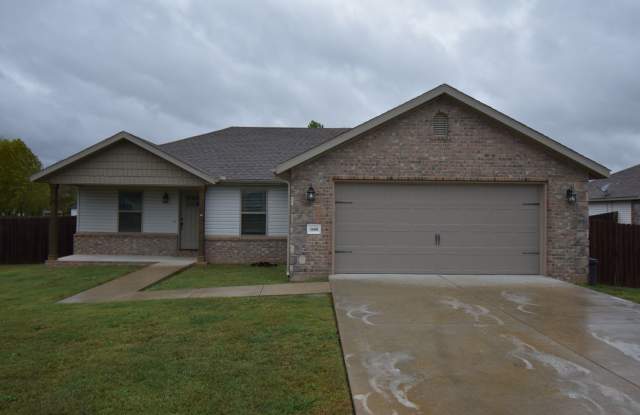 3 Bedroom, 2 Bath, 2 Car Garage Home! Large Corner Lot Gallery 1
