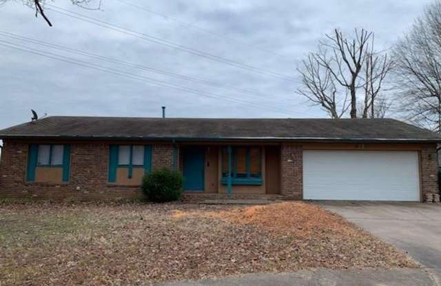 1732 N. Sioux Ct - 1732 North Sioux Court, Fayetteville, AR 72701