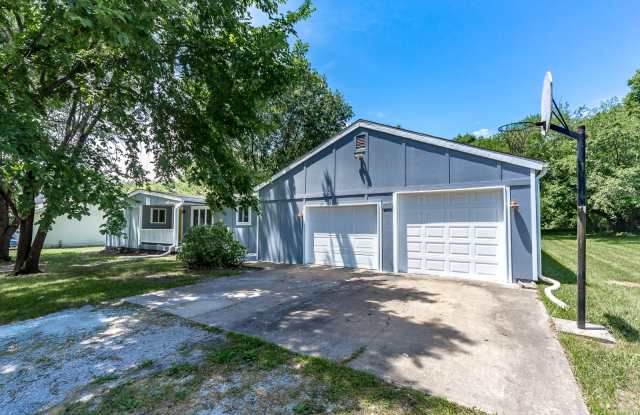 17502 Montgall Dr - 17502 Montgall Drive, Belton, MO 64012