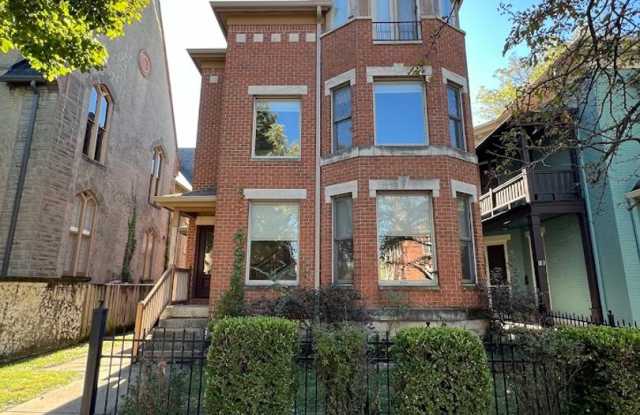 22 Van Buren St. Dayton, Ohio - 2 Bed - 2 Bath - Very Spacious and Open Layout - Available Now! - 22 Van Buren Street, Dayton, OH 45402