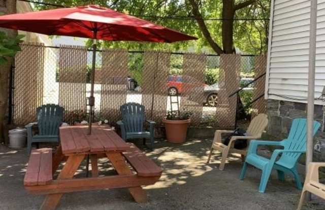 206 Highland Gallery 2