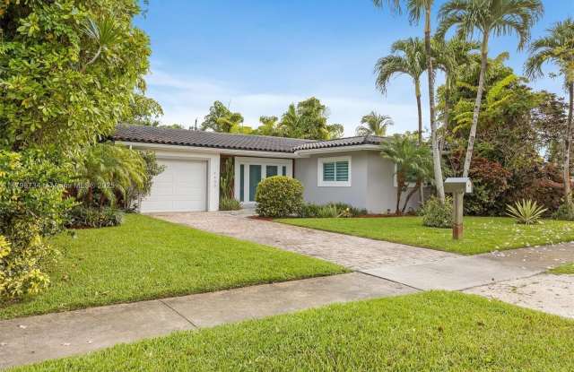 4435 SW 13th St photos photos