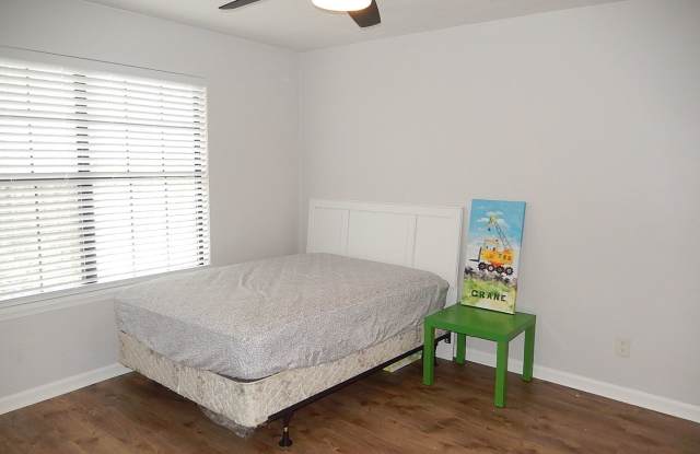 MODERN NE 2/2 w/ Stainless Steel Appliances, Fenced Yard, & No Carpet! Will have new paint! Avail Aug 4th for $1425/month! photos photos