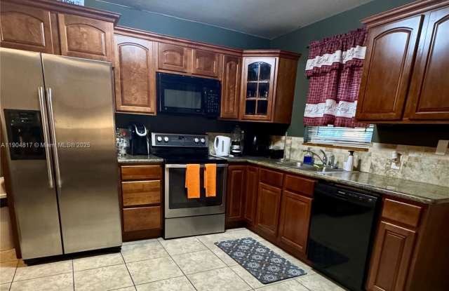 2242 Jackson Street - 2242 Jackson Street, Hollywood, FL 33020