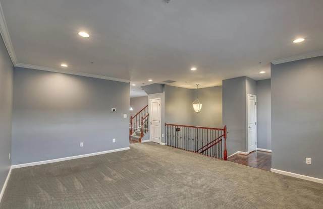 Stunning top level condo in Linton at Ballenger ready now! Gallery 3