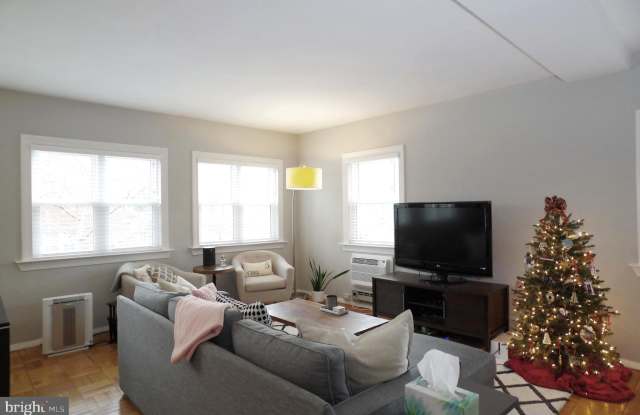 3736 HOLMES LANE Gallery 3