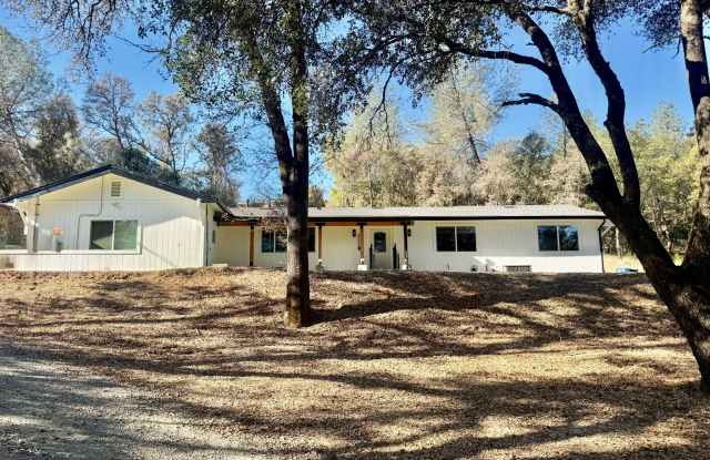 11196 Pleasant Valley Rd Gallery 1