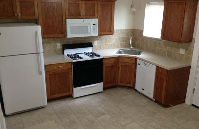 711 Jackson Street - 711 Jackson Street, Blawnox, PA 15238