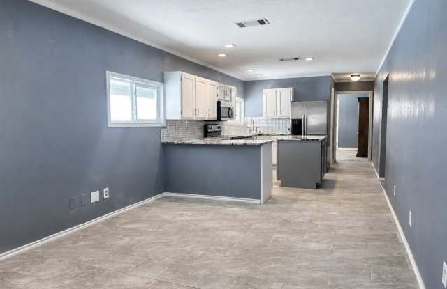 8810 Fm 751 Gallery 2