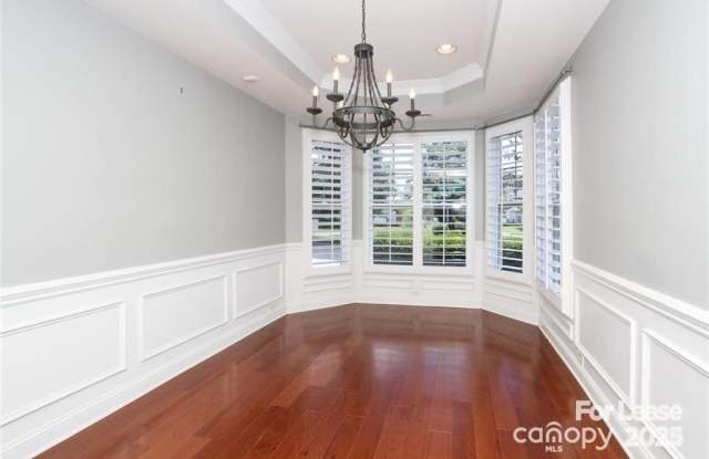 405 Halyard Lane Gallery 3