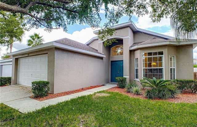 Beautiful 3/2 pool home in prestigious Hampton lakes - 724 Ballyshannon Drive, Four Corners, FL 33897