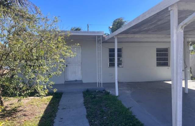 16531 NW 18th Ct Gallery 2