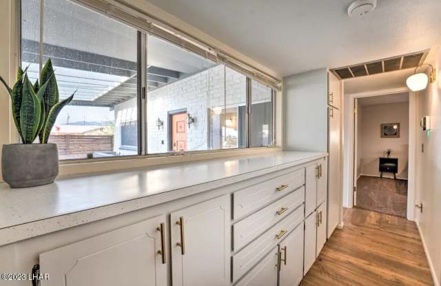 2286 Huntington Dr Gallery 3
