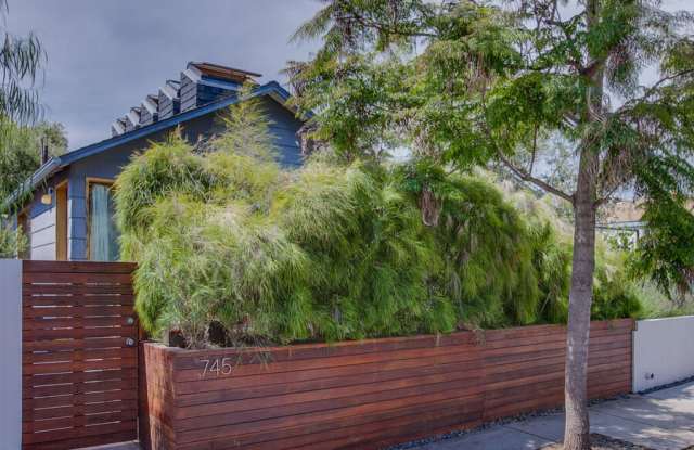 745 Navy St photos photos