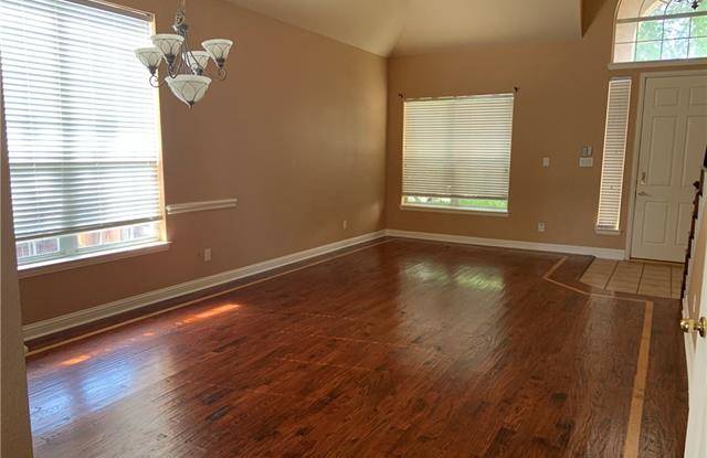 1105 Candlewood Trail Gallery 4