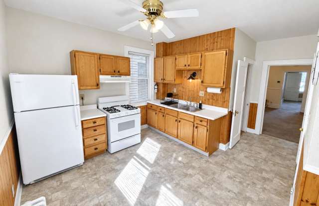 2 Blocks Off Brady - 2 Bedrooms, 1 Sauna Gallery 3