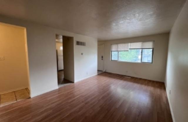 615 E 700 S Apt 6 photos photos
