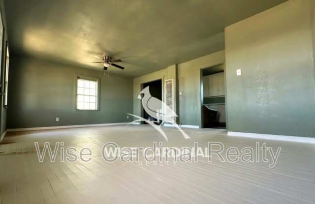 406 NE 3rd Street Gallery 3
