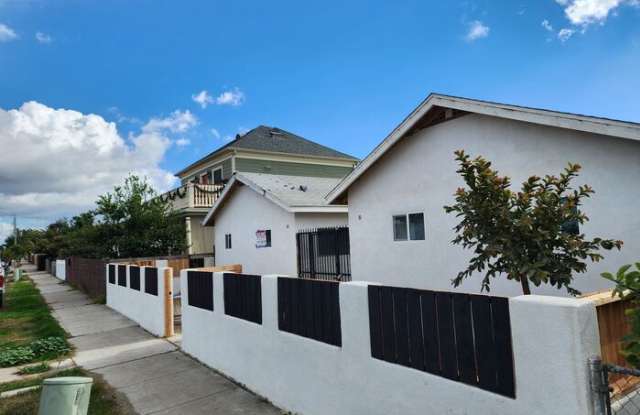 2413 L Street photos photos