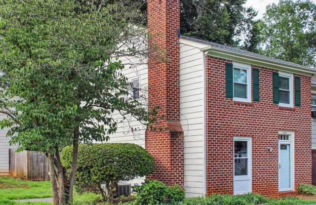 End-unit Townhouse with large yard photos photos End-unit Townhouse with large yard photos photos