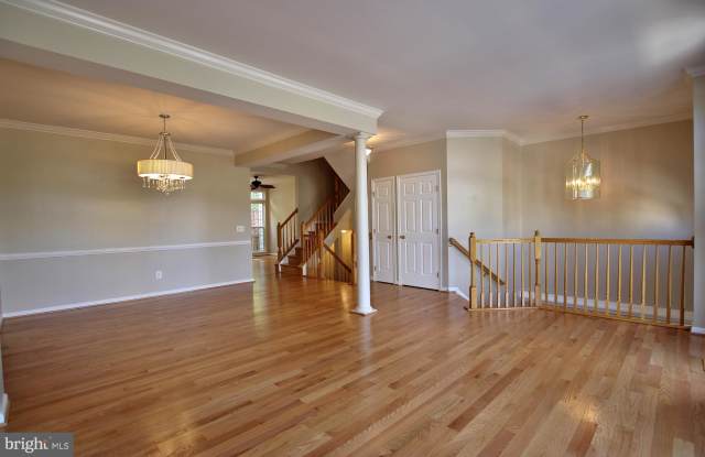 1321 REFUGE COURT Gallery 4