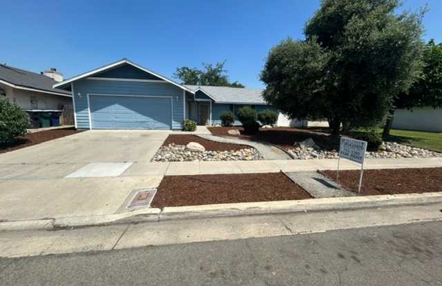 3 Bedroom 2 Bathroom Home in Tulare! photos photos 3 Bedroom 2 Bathroom Home in Tulare! photos photos