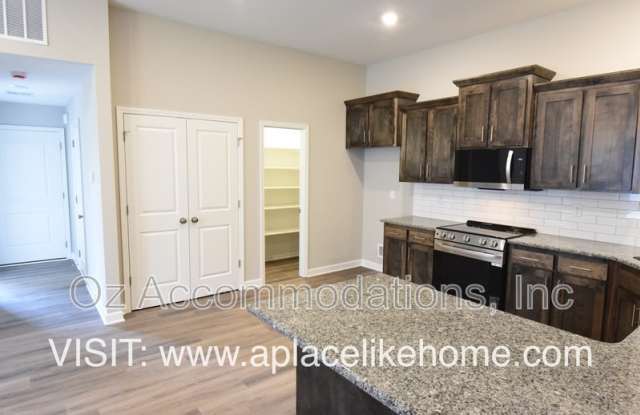 20925 E 8th St S photos photos