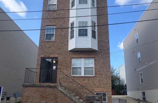 5210 F Street SE Gallery 1