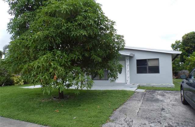 2725 Southwest 9th Street - 2725 Southwest 9th Street, Fort Lauderdale, FL 33312