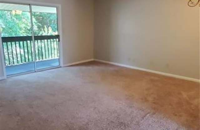 894 S Ridge Court Gallery 2