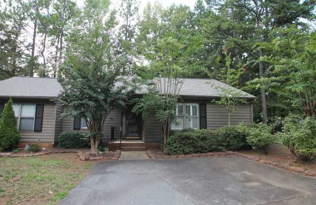 Exclusively offered by MUSE REALTY, LLC - 806 Beech Drive, York County, SC 29715