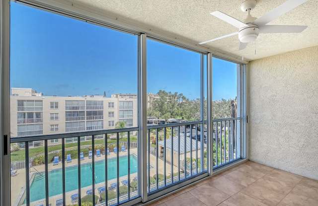 Completely Updated 2 Bed 2 Bath In Ironwood In West Bradenton!!! - 3980 Ironwood Circle, Bradenton, FL 34209