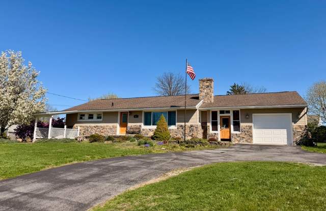 Ranch Home with 3 Bedrooms and a Yard photos photos Ranch Home with 3 Bedrooms and a Yard photos photos
