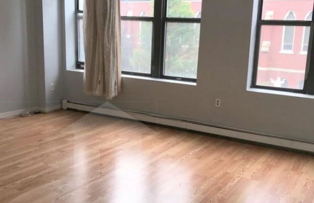 10 Webster Ave - 10 Webster Avenue, Somerville, MA 02143