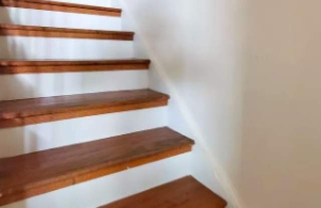 1905 Valley Terrace SE Gallery 4