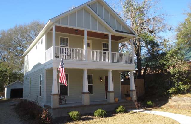 330 N Leak Street - 330 North Leak Street, Southern Pines, NC 28387