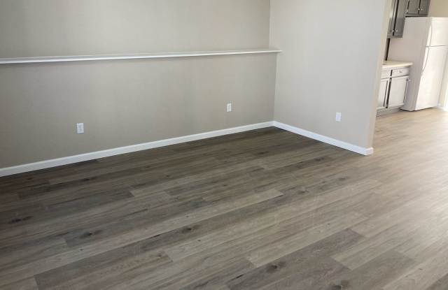 2 Bed/1.5 Bath Two Story Apartment Osage Beach Gallery 3