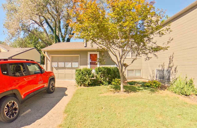 3D Tour Available - Great Location + HUGE Back Deck + Bonus Living Room + Pet Friendly + Washer and Dryer Included! Available September 18th! photos photos