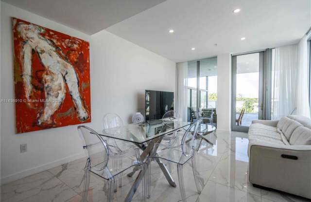 8425 Crespi Boulevard Gallery 3