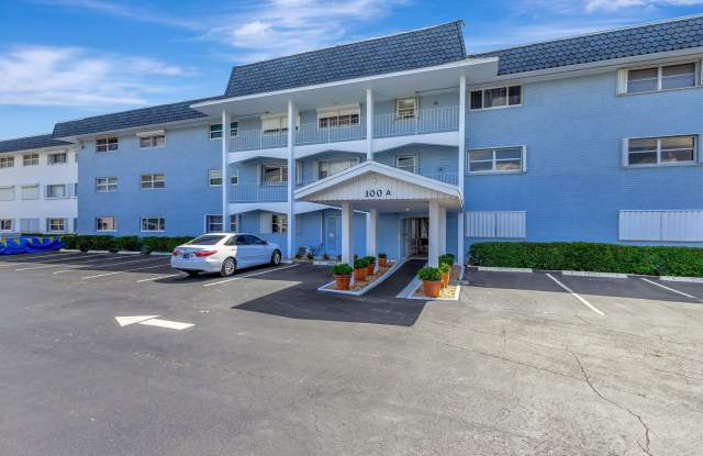 100 Shore Court Gallery 2