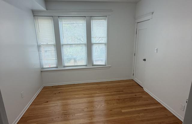 3137 N Damen Ave - 2N Gallery 1